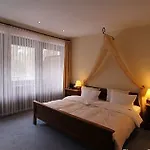 Zur Heidschnucke Hotell 4*