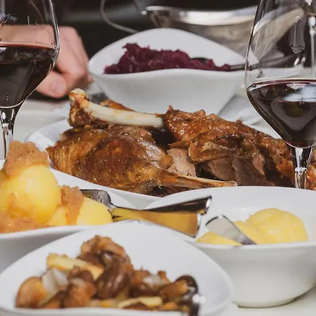 Zur Heidschnucke Hotel 4*