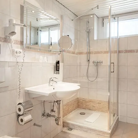 Zur Heidschnucke Hotel 4*