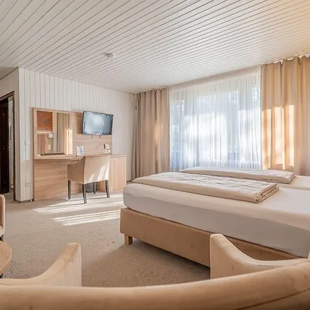 Zur Heidschnucke Hotel 4*