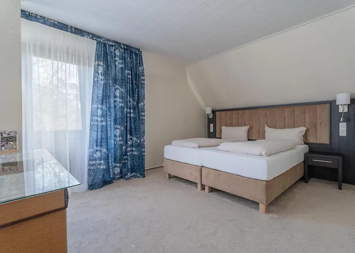 Zur Heidschnucke ホテル 4*